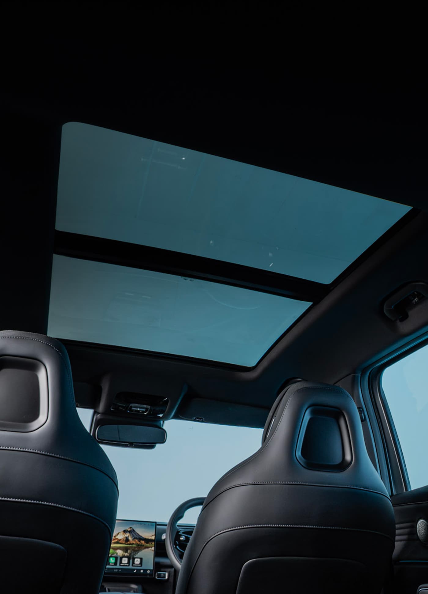 OMODA C7 - Side View