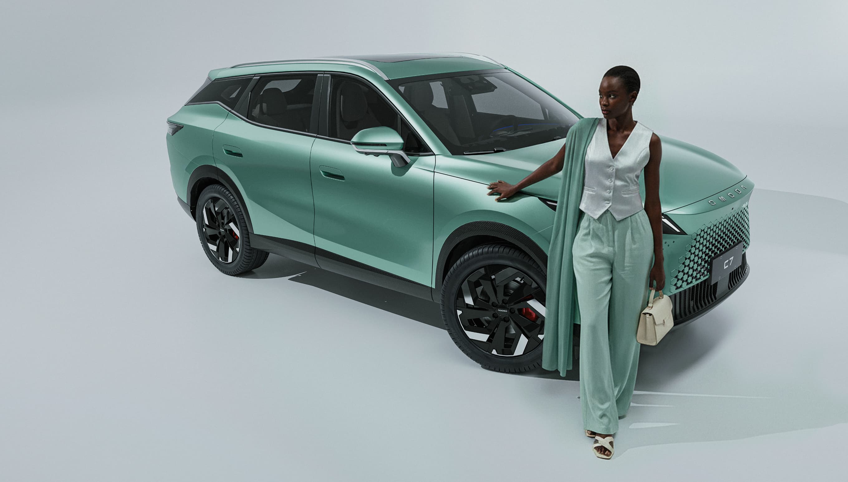 OMODA C7